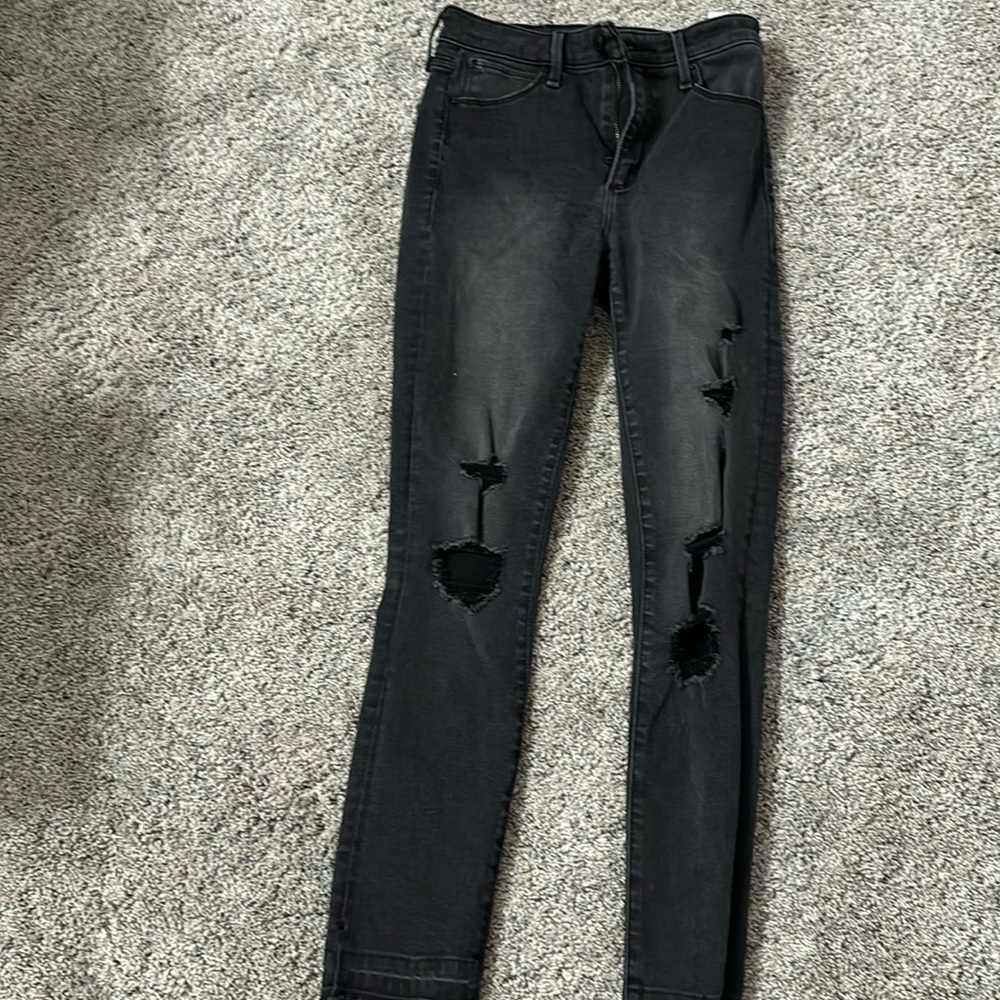 Holes black